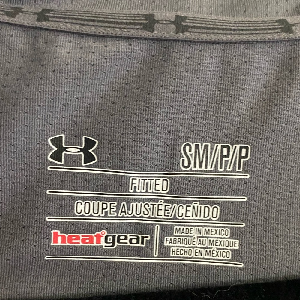 Under Armour Long Sleeve - Picture 4 of 4